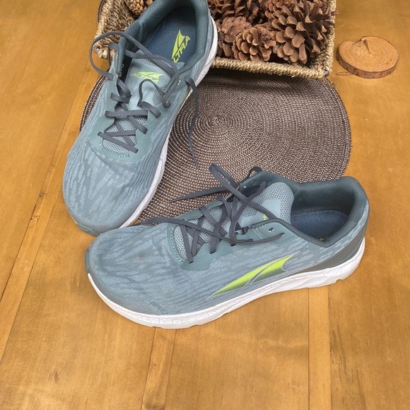 Altra Rivera Running shoes - Picture 1 of 3